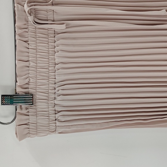 H&M Beige Accordion Skirt Size 8 Flowy Faux Tie Front Elastic Stretch  Waist - Picture 2 of 8